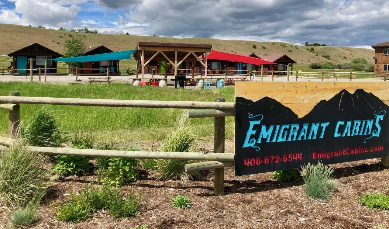 Emigrant Cabins Bagian luar foto